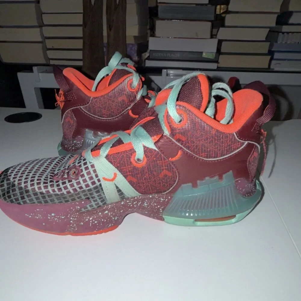 Nike LeBron Witness 7 FB8976-600 Sneakers Burgundy Orange Kids US 4.5Y